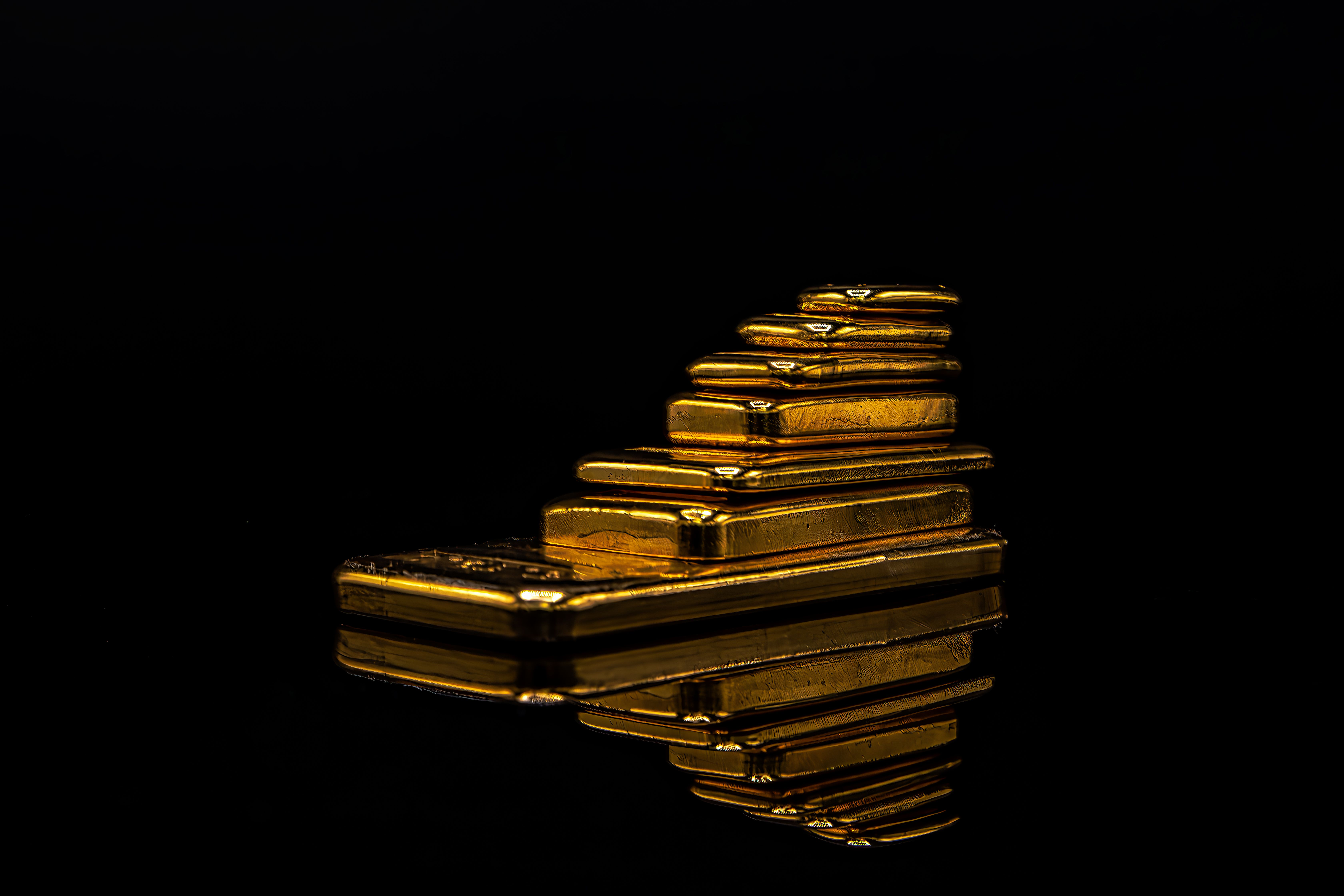 Minted Gold Bars: What Determines the Premium You Pay?