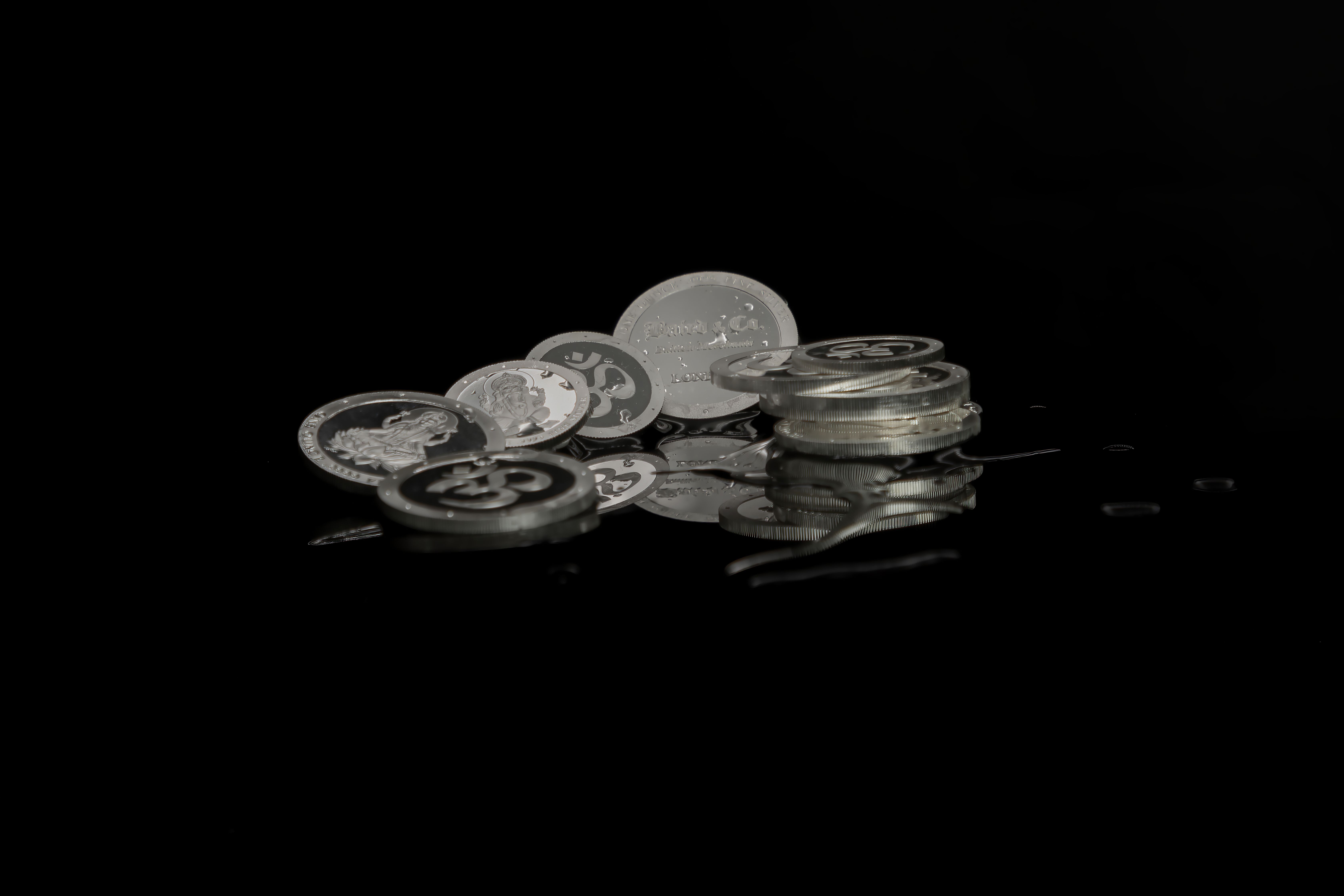 Should You Buy Silver Bullion Online or In Person in the UK?